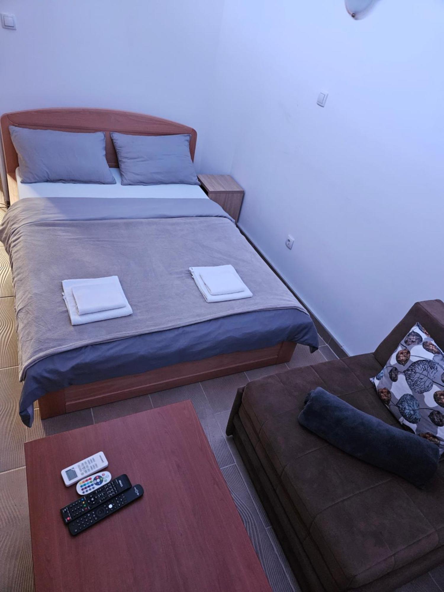 Booking Apartments Alone 1 Belgrade Exterior photo